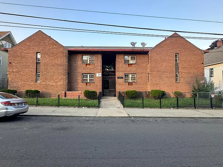 254 Oak St #7 — Photo 20