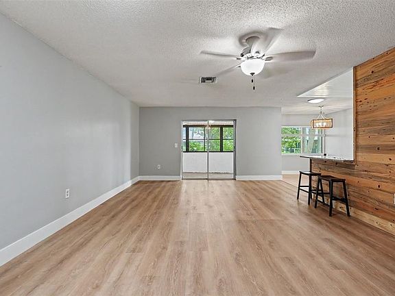 3rd image of 1208 HIGHLAND AVENUE SE #121