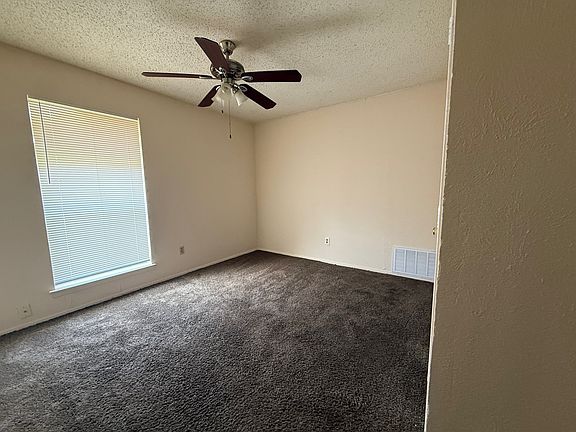 3rd image of 508 Dogwood Trl