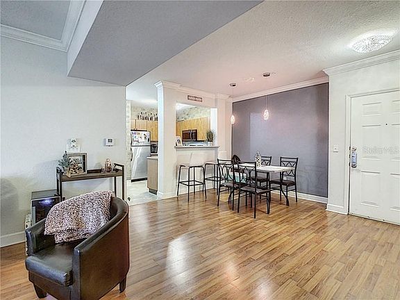 5th image of 206 E South St Unit 2008