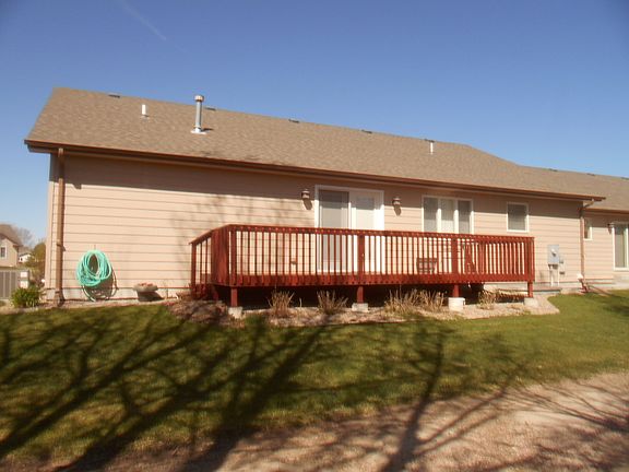 2nd image of 18 Stoney Creek Dr