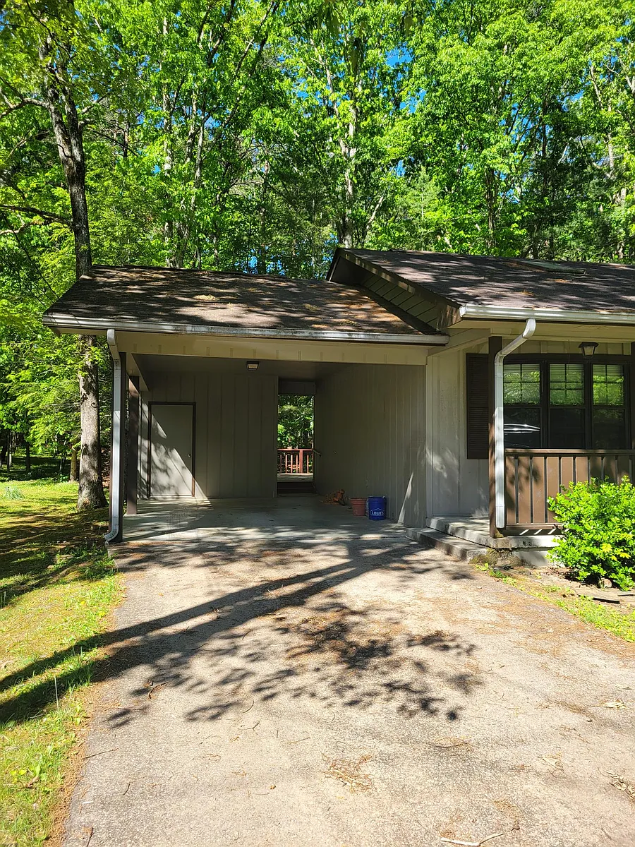 Building Photo - 172 Saint George Dr