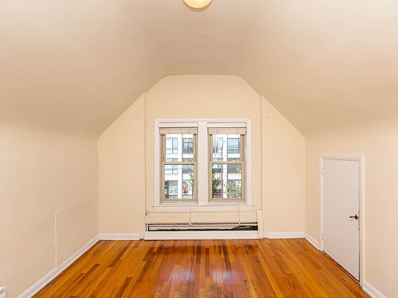 5th image of 2557 W Fullerton Ave #25573