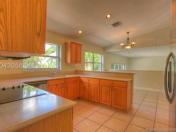 4th image of 11137 NW 67th St