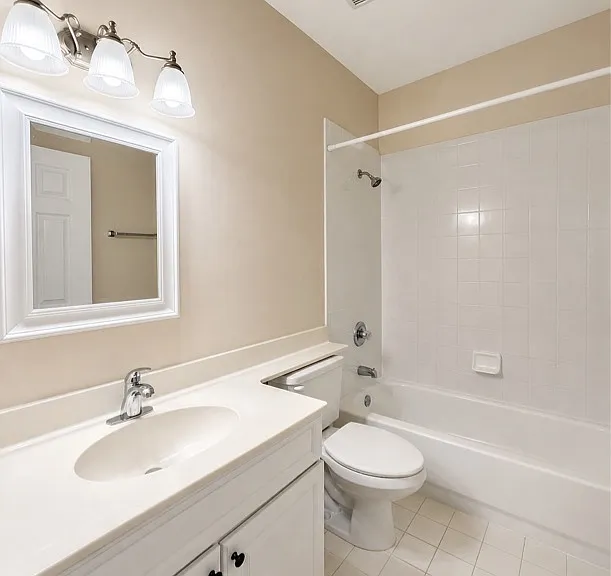 407 Augusta Cir #1 — Photo 15