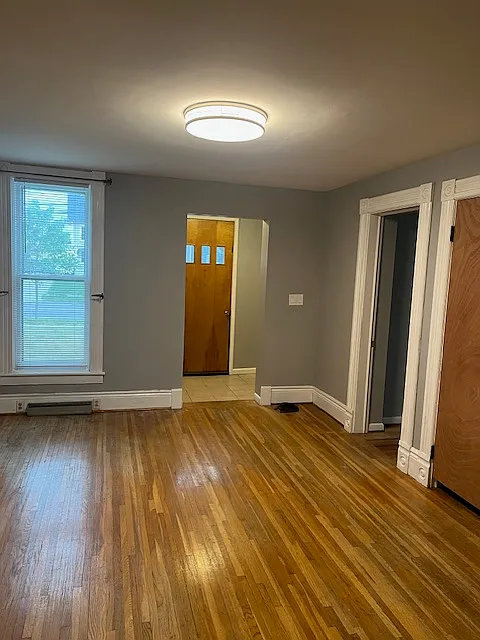 3 bed, 1250 sqft, $2,250 — Photo 4