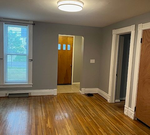 4th image of 39 Union St