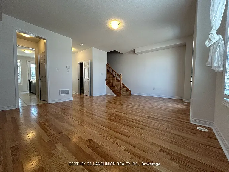 111 Mumbai Dr — Photo 8