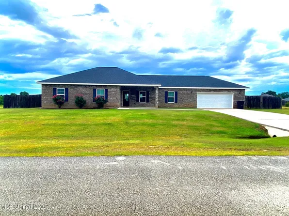 38 Meadow Path Cir, Picayune, MS 39466