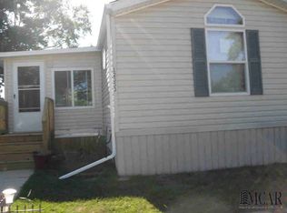12353 Sycamore St, Carleton, MI 48117