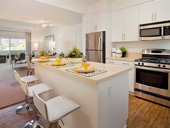 Large Kitchen with Island
