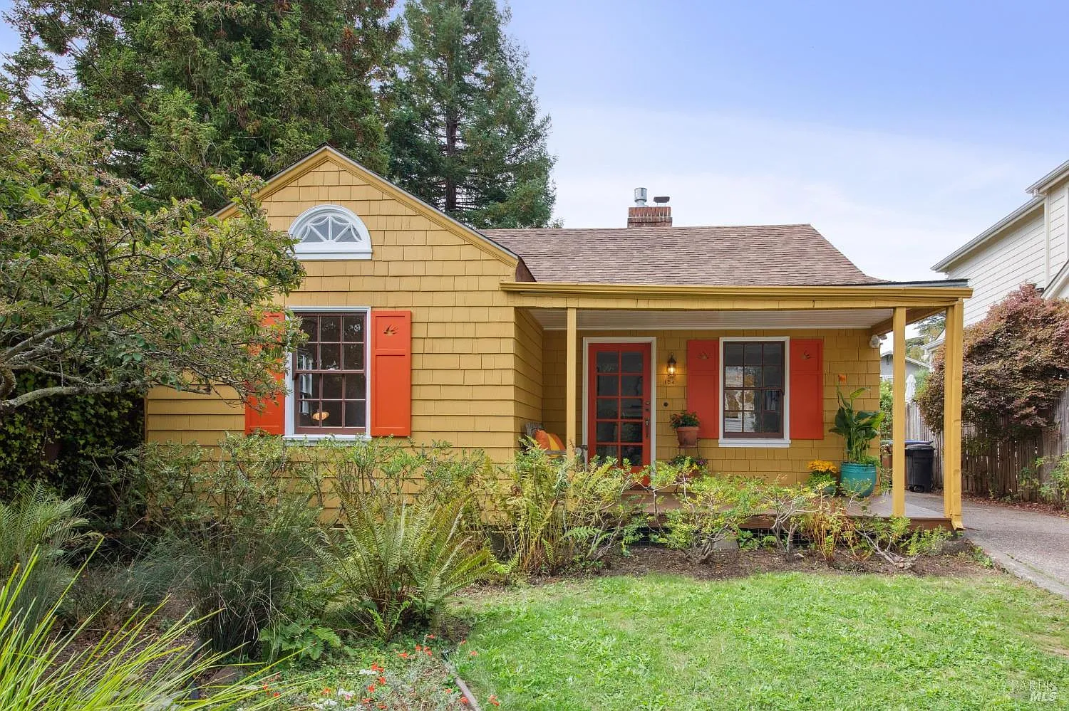 154 Elm Avenue photo 1