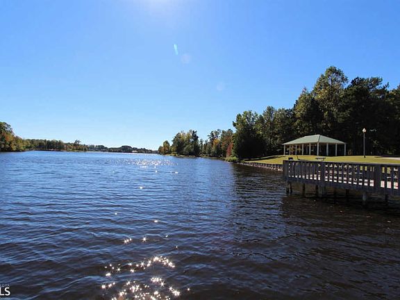 4th image of 419 Lake Forest Dr