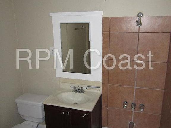 4th image of 1468 W 19th St
