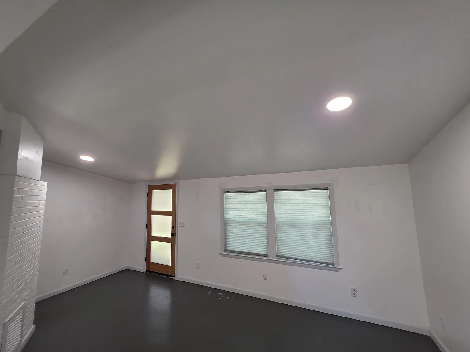 2 bed, 672 sqft, $1,800 — Photo 2