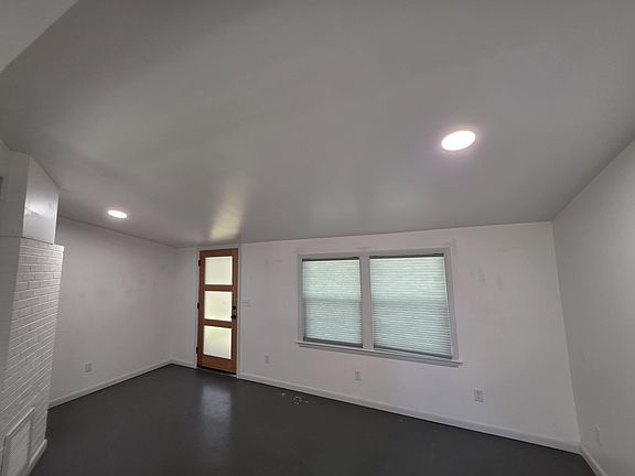 2nd image of 1606 Park Ave