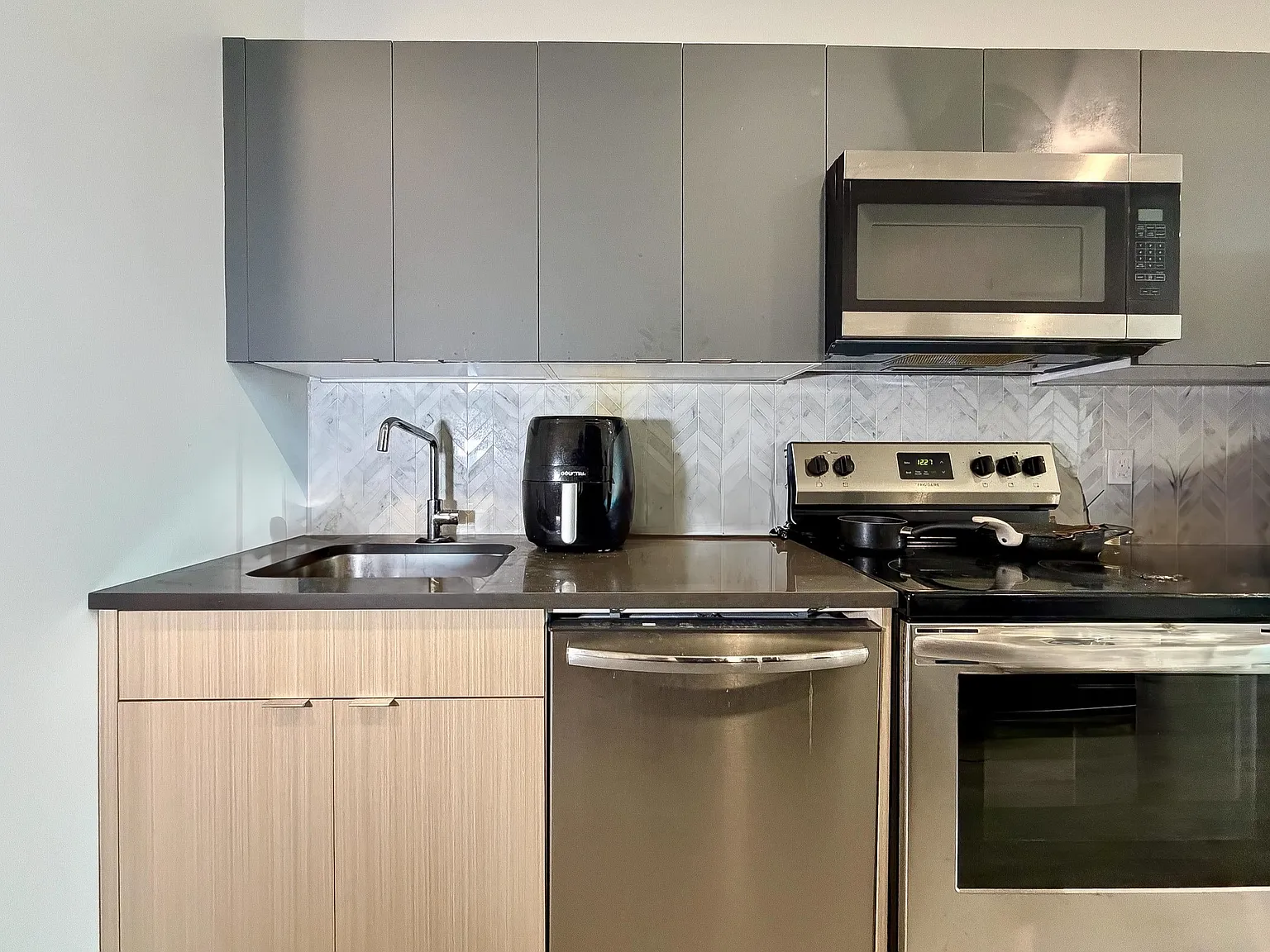 ResidentialLease, JC Bergen-Lafayett, NJ, 07304 — Photo 2