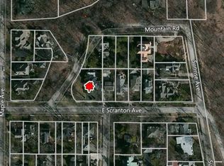 626 E Scranton Ave, Lake Bluff, IL 60044