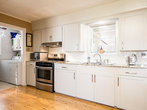 4th image of 405 Joffre St