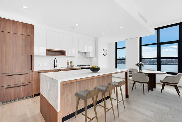 Rented by SERHANT. | media 7