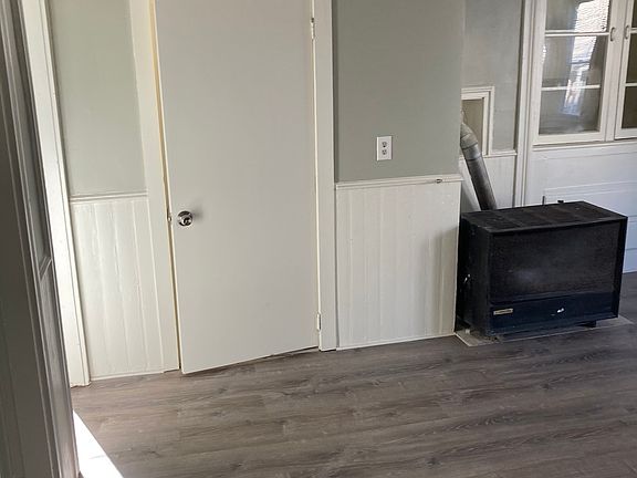 3rd image of 94 Snell St