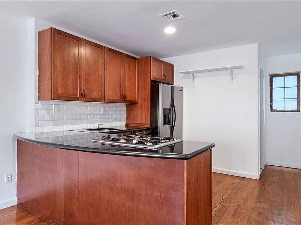 1st image of 220 Greene Ave APT 2