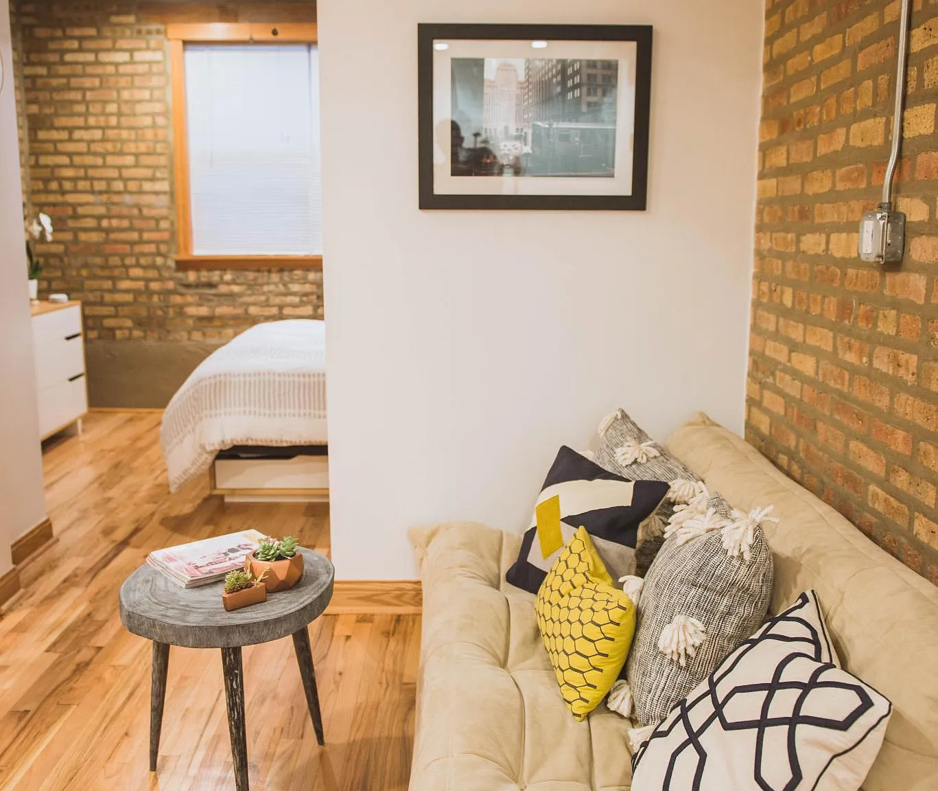 2735 W Le Moyne St — Photo 3