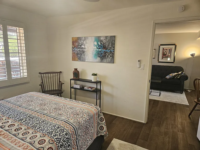 387 S Paseo Quinta #C — Photo 7