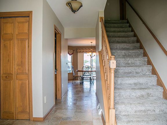 3rd image of 5755 Woodruff Dr