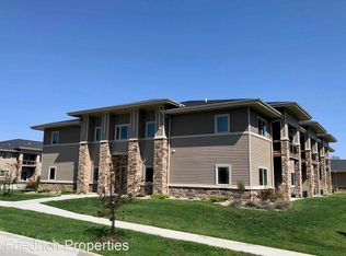 2715 Bobcat Dr UNIT 105, Ames, IA 50014