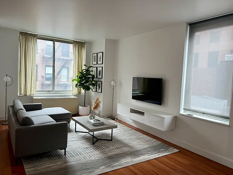 145 E 48th St #8G — Photo 5