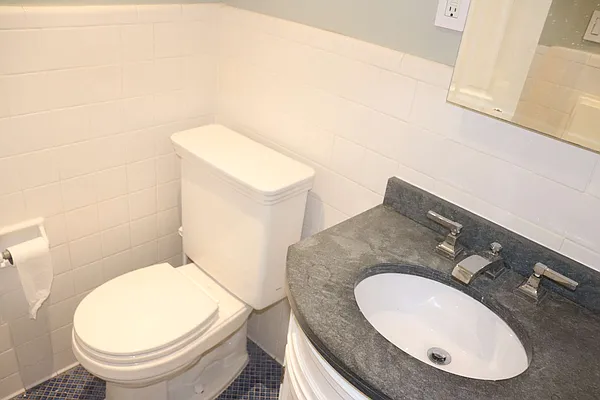 Rented by REMAX Elite | media 12