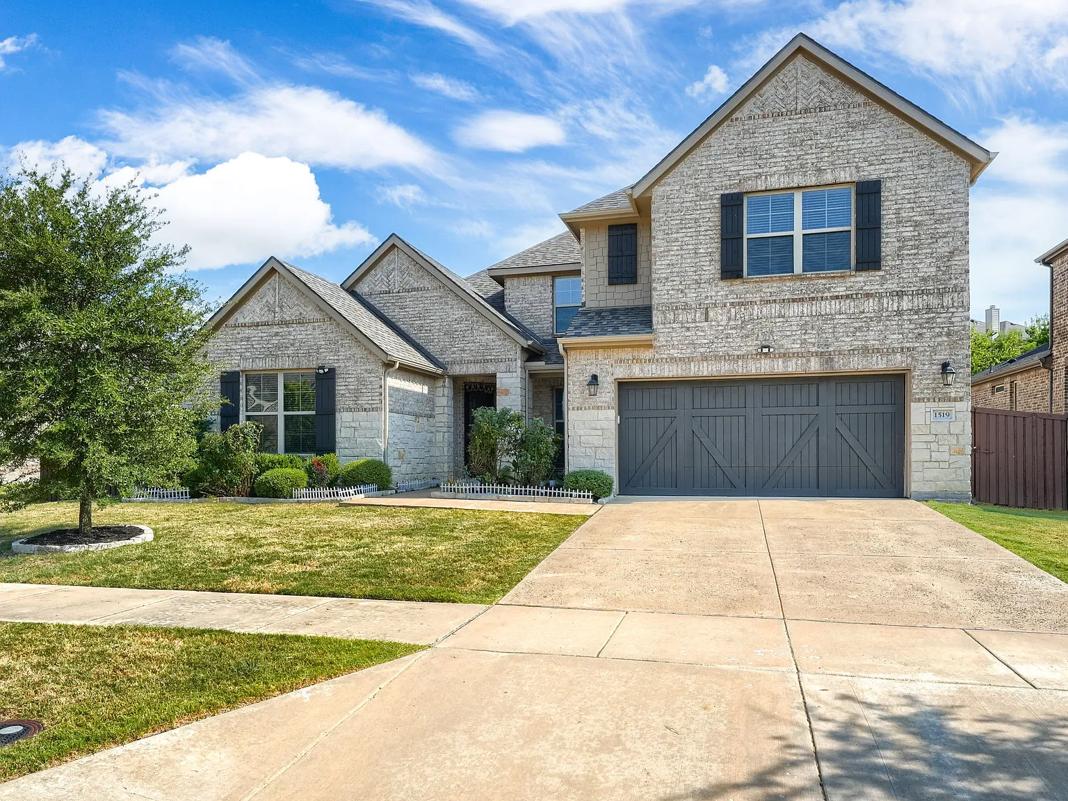4 bed, 3.5 bath, 3576 sqft, $3,800 — Photo 2