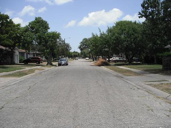 4th image of 4318 Cambridge Dr