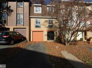 3007 Mission Square Dr, Fairfax, VA 22031