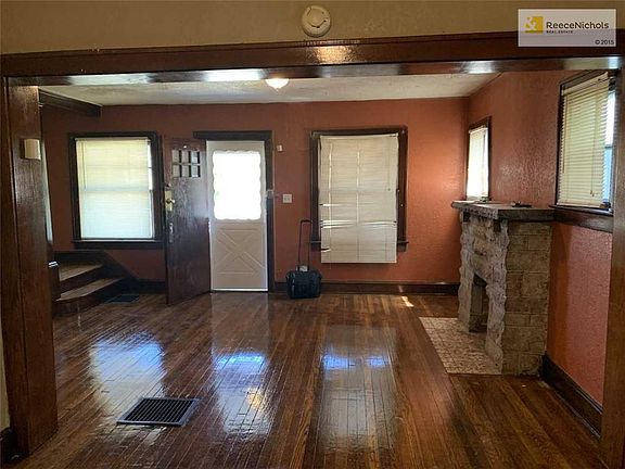 3rd image of 3730 Indiana Ave