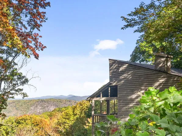 25 Little Falls Dr, Tryon, NC 28782