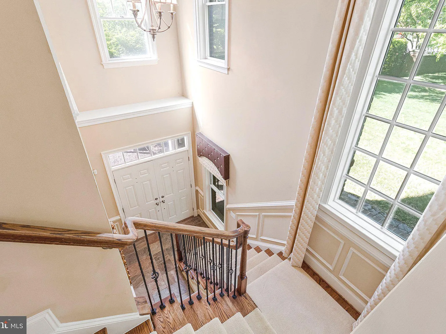 3 bed, 3.5 bath, 3176 sqft, $5,800 — Photo 4