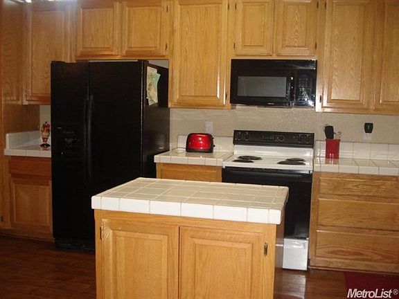 5th image of 3339 Tea Rose Dr