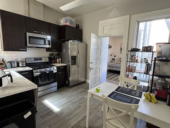 2nd image of 3025 Fillmore St #3025