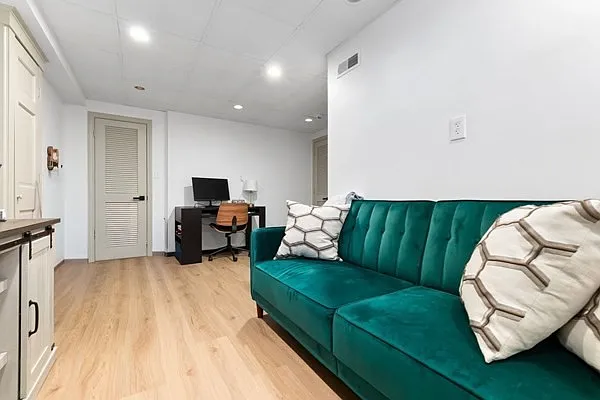 12 Pickett St #H — Photo 11