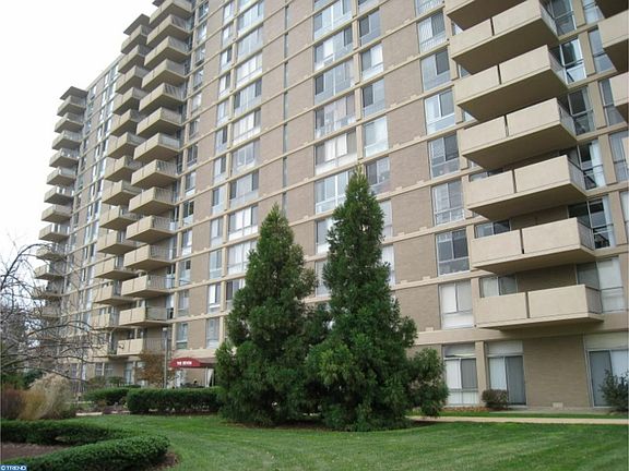 2nd image of 2401 Pennsylvania Ave APT 304