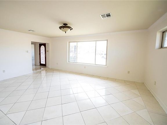 Living room 3