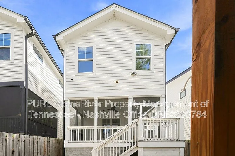 4 bed, 3.0 bath, 2000 sqft, $3,000 — Photo 2