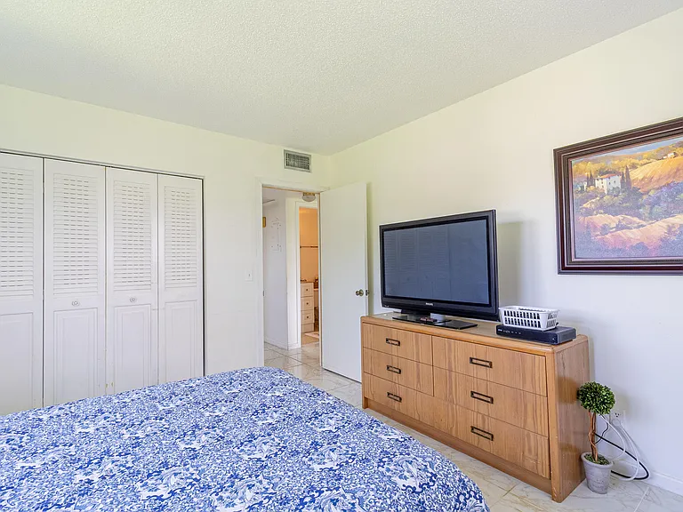 158 Mansfield D — Photo 16