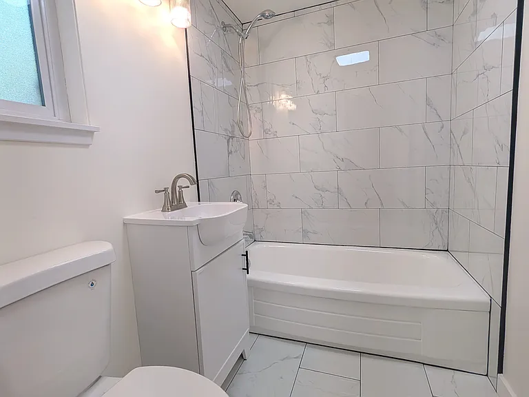 2222 Gilman Dr W #4 — Photo 4