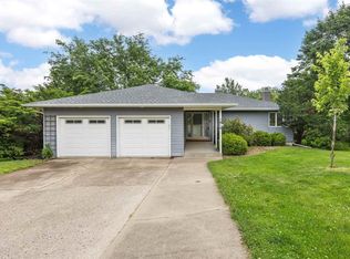 1810 Winston Dr, Iowa City, IA 52245