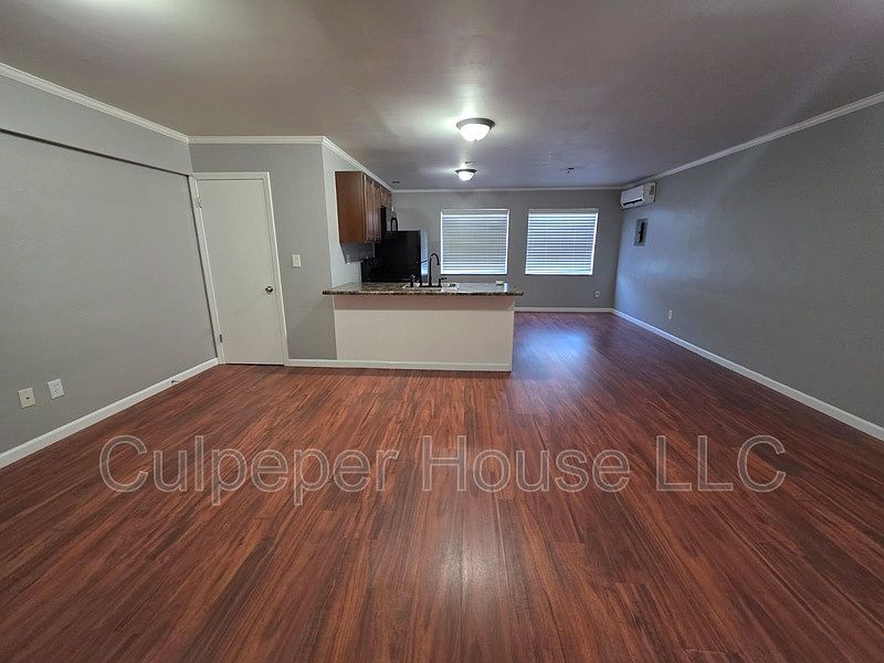 1st image of 2854 W Sylvania Ave APT 8