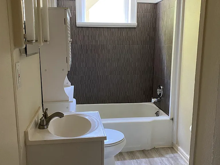 13 Bridge St #2 — Photo 2