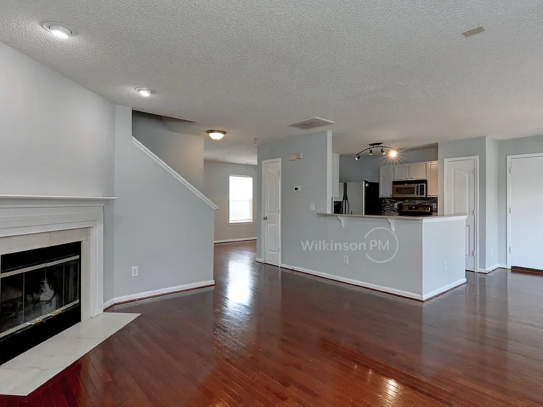 10420 Yellow Rose Ln — Photo 6